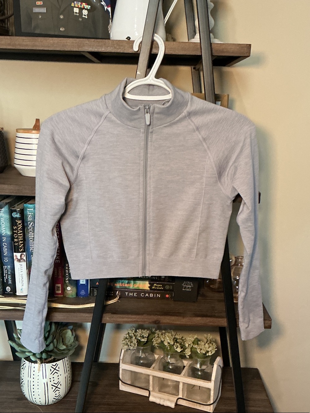 Alphalete Light Gray Zip Crop Jacket Size S